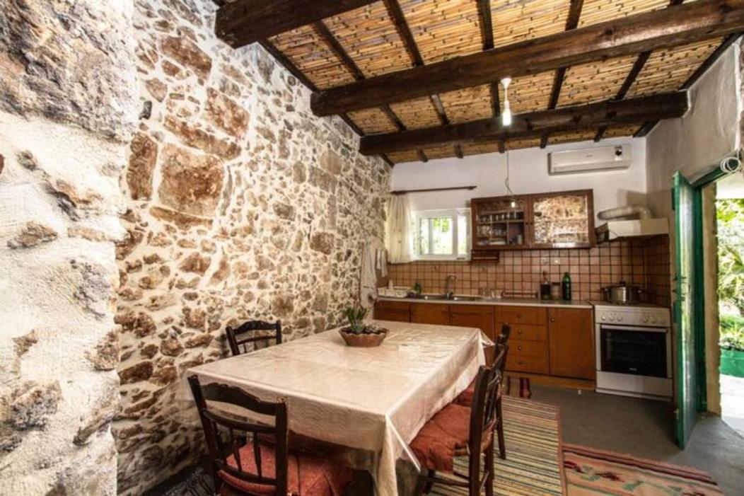Ferienwohnung Sofiana'S Garden Retreat With Private Pool Dhrapaniás Exterior foto